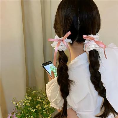 「再见」中的女人